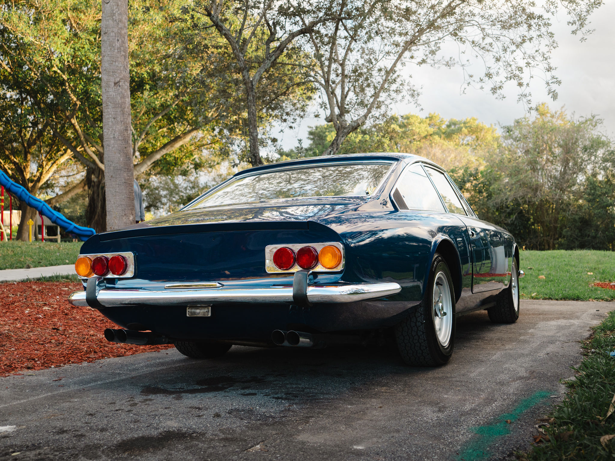 1969 Ferrari 365 GT 2+2 Exterior 1