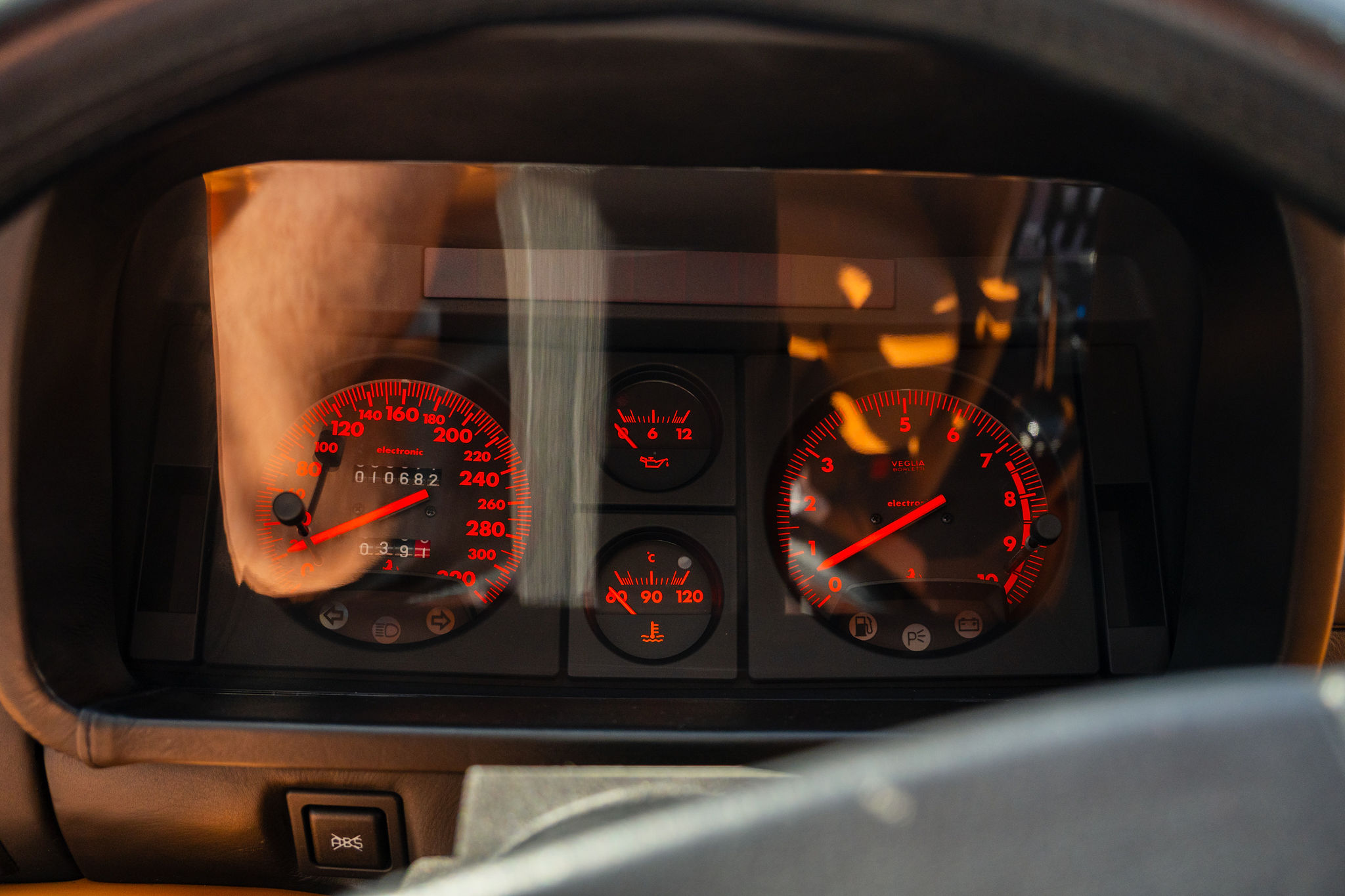 1994 Ferrari 512 TR Interior 61