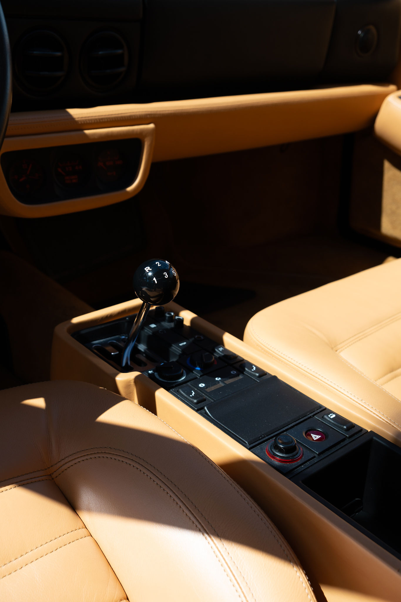 1994 Ferrari 512 TR Interior 68