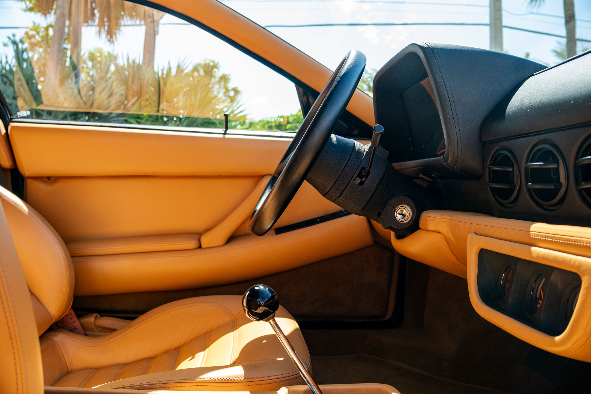 1994 Ferrari 512 TR Interior 79