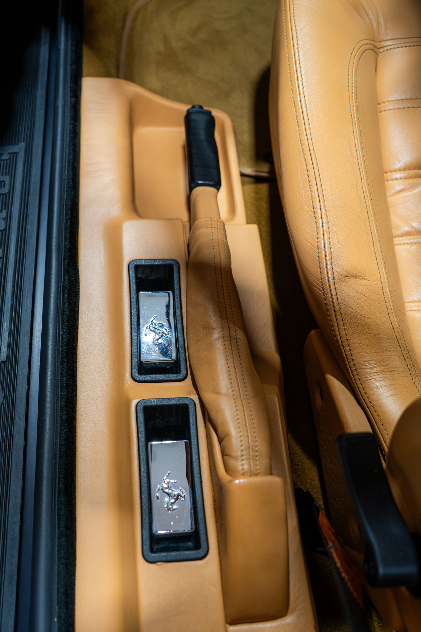 1994 Ferrari 512 TR Interior 127