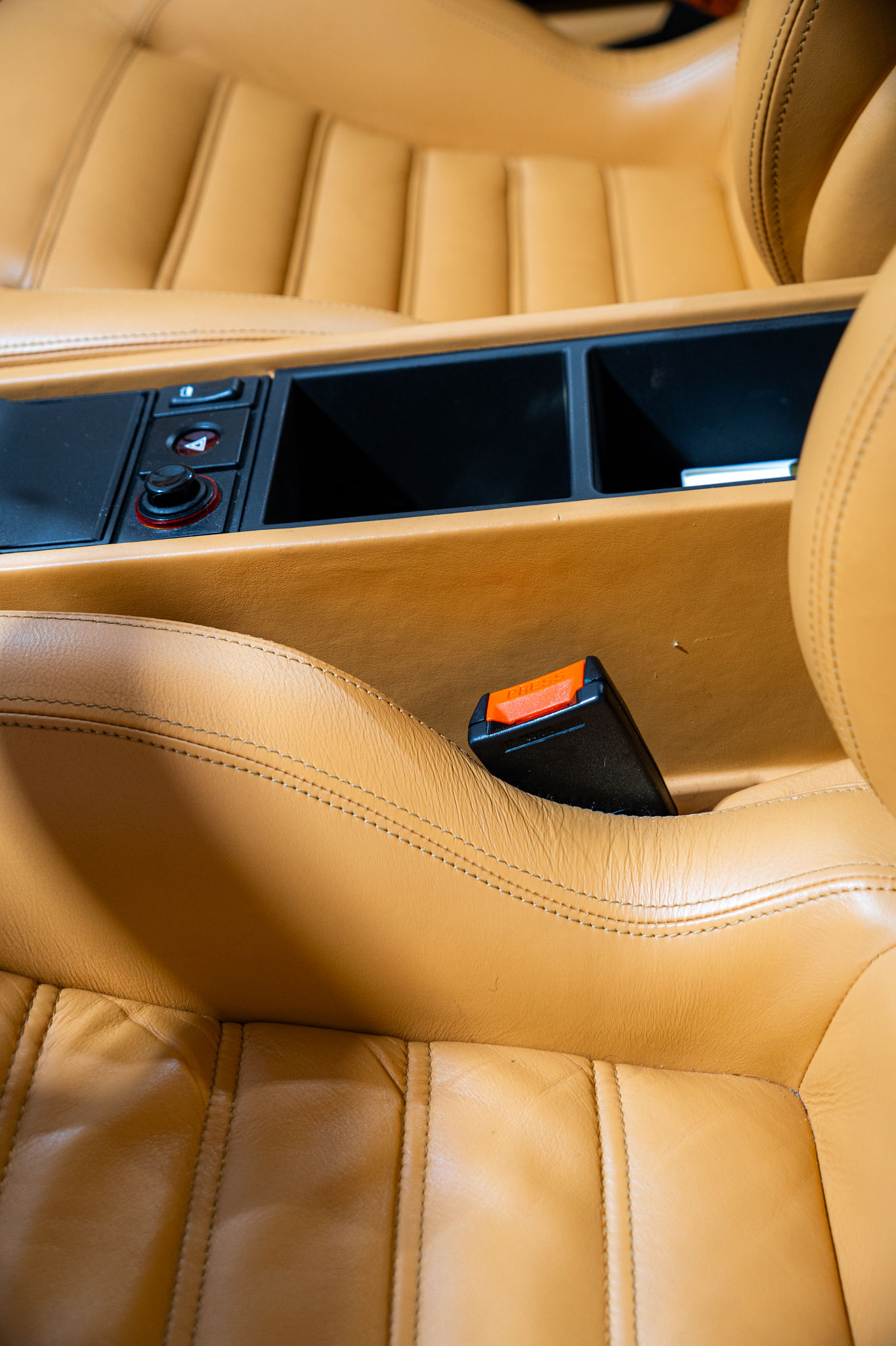 1994 Ferrari 512 TR Interior 130