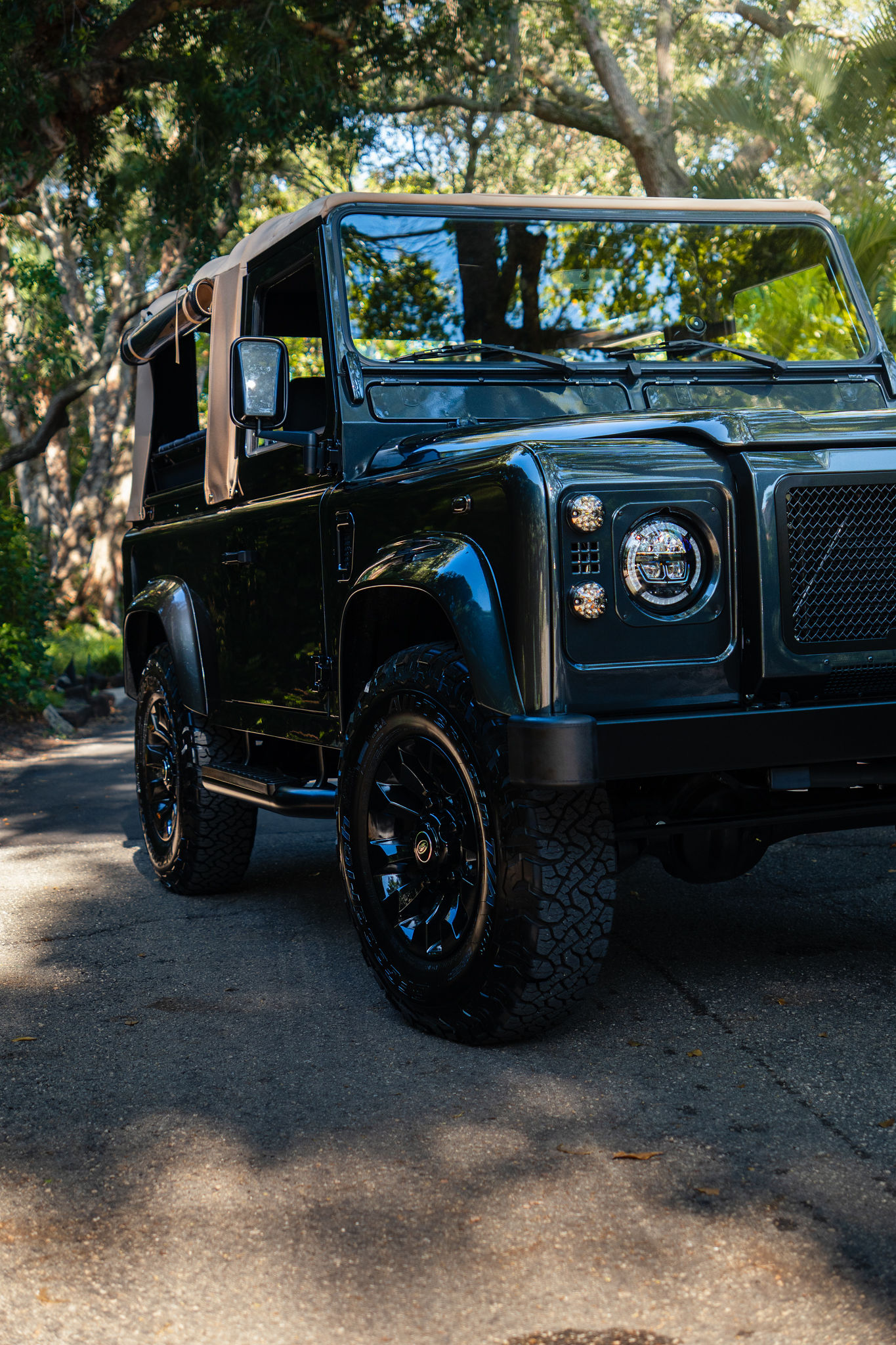 1998 Land Rover Defender 90 City Black Edition Exterior 17