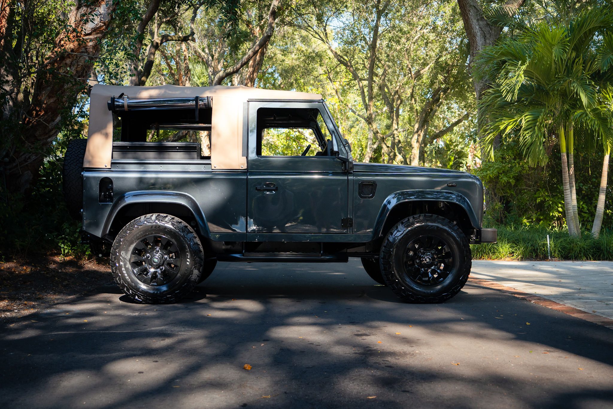 1998 Land Rover Defender 90 City Black Edition Exterior 39