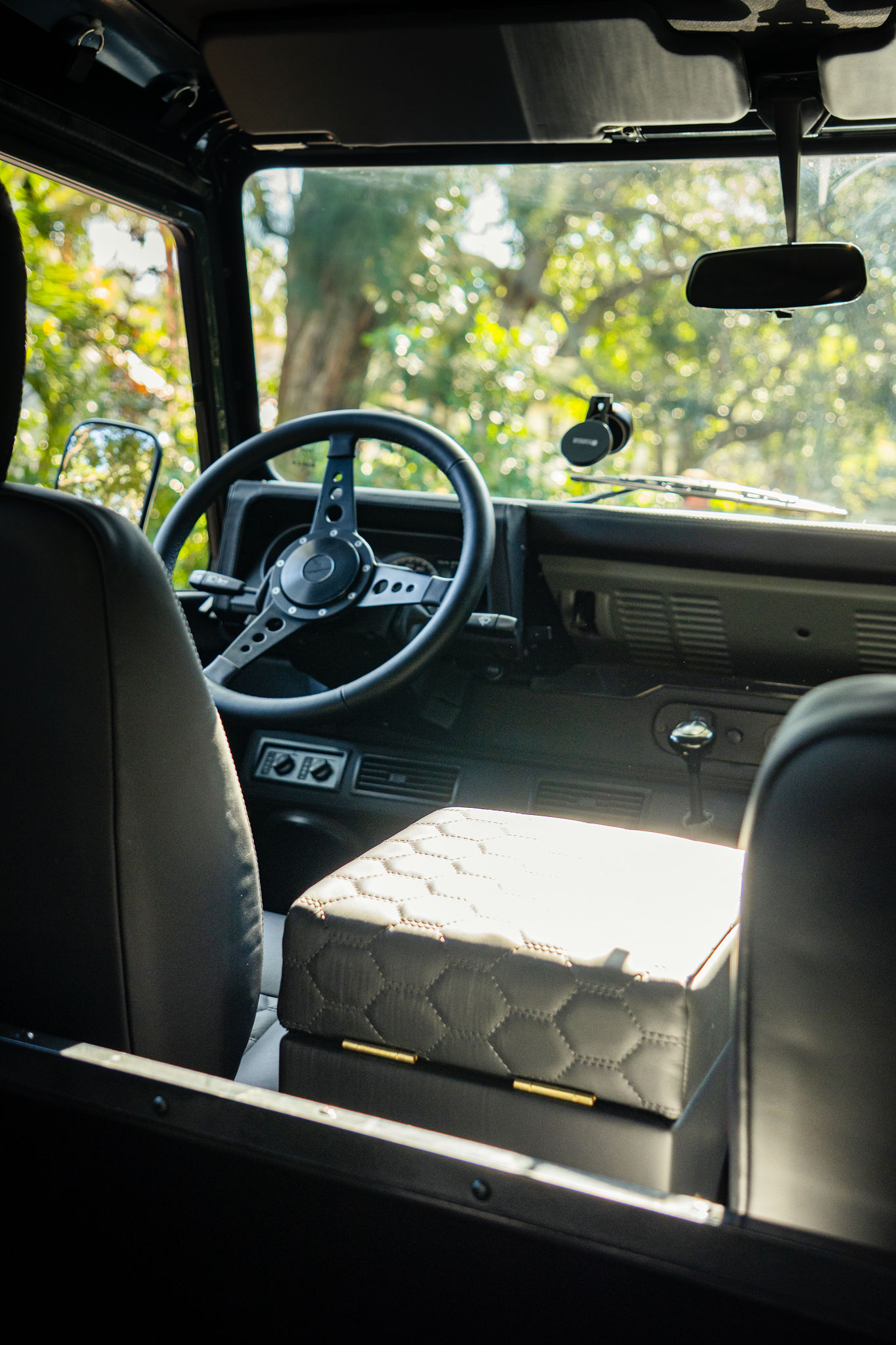 1998 Land Rover Defender 90 City Black Edition Exterior 46