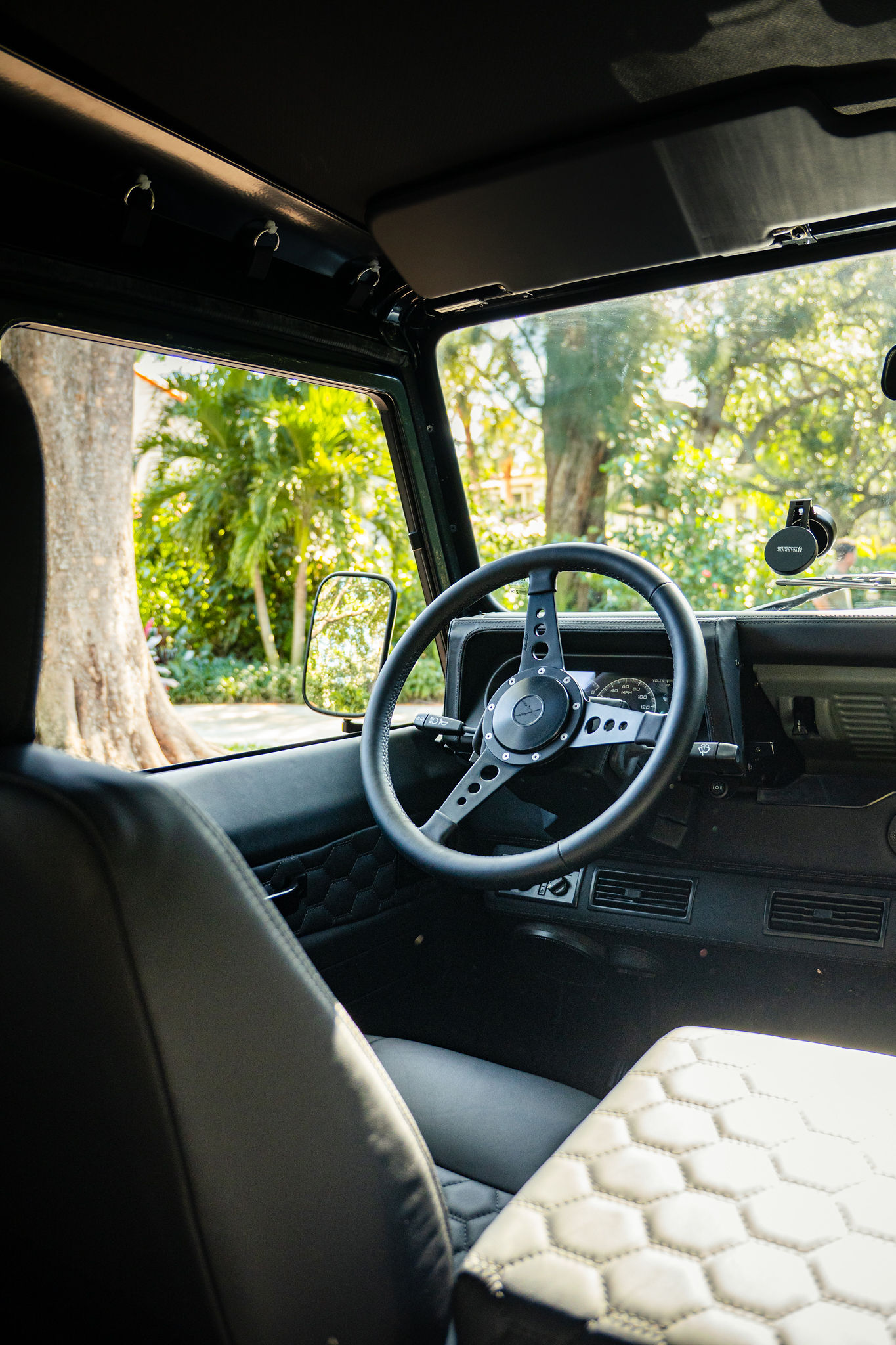 1998 Land Rover Defender 90 City Black Edition Exterior 47