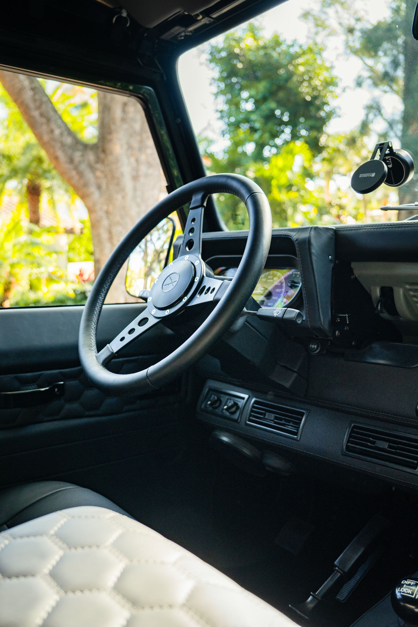 1998 Land Rover Defender 90 City Black Edition Exterior 49