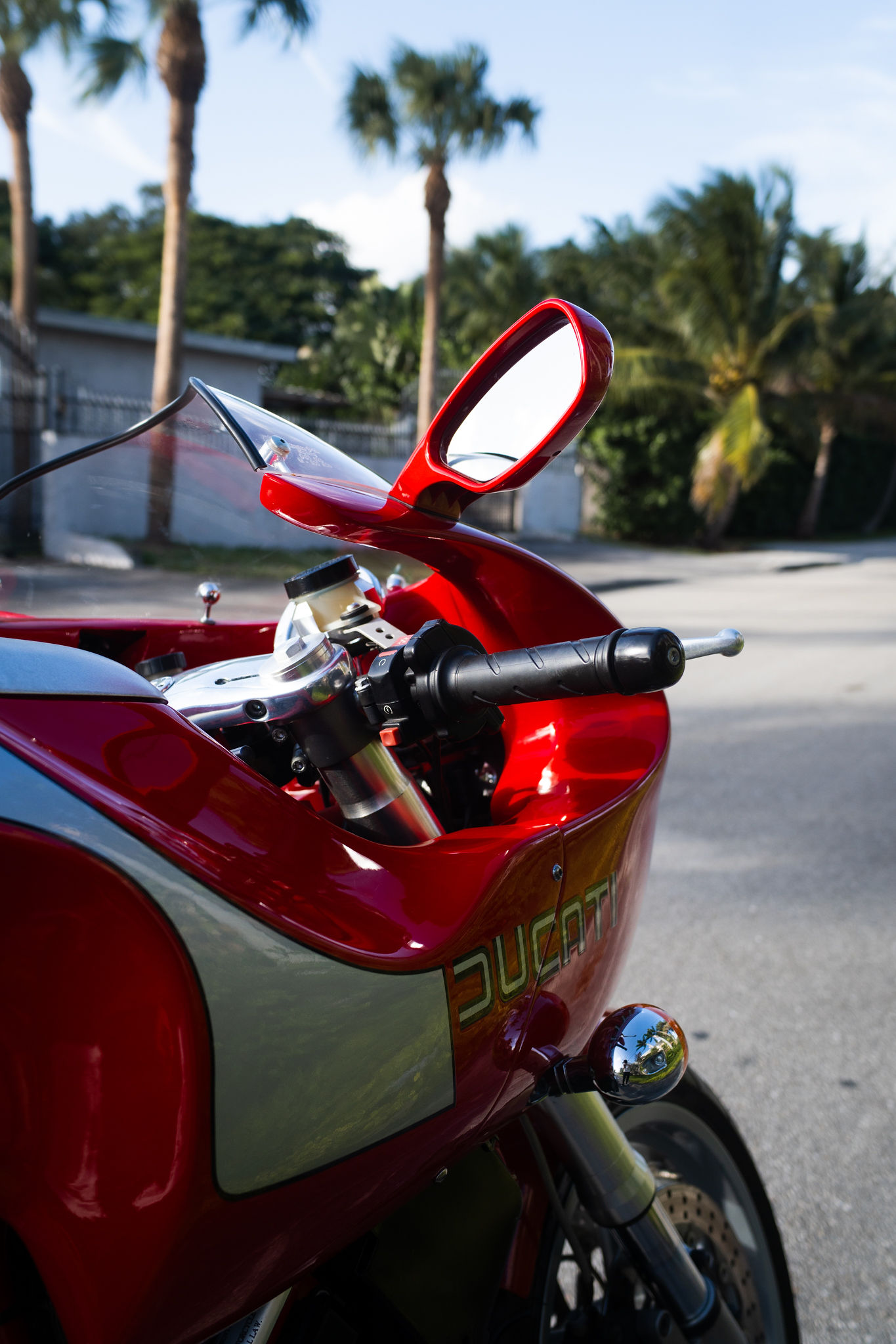 2002 Ducati MH900e #1154/2000 Exterior 2
