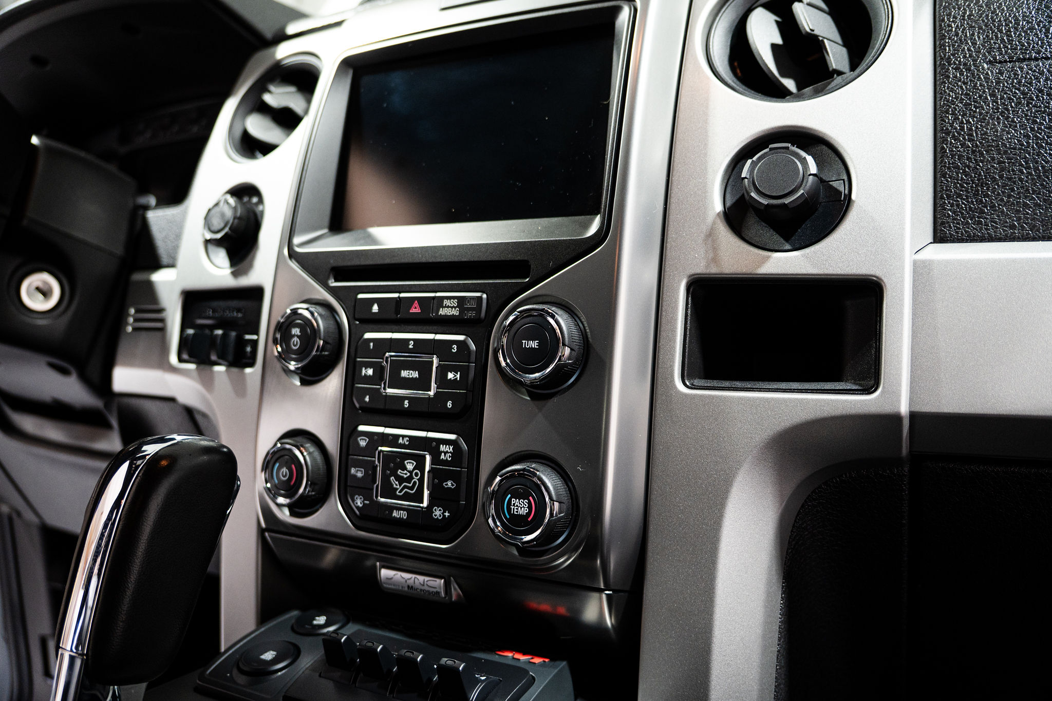 2014 Ford F-150 SVT Raptor Exterior 1