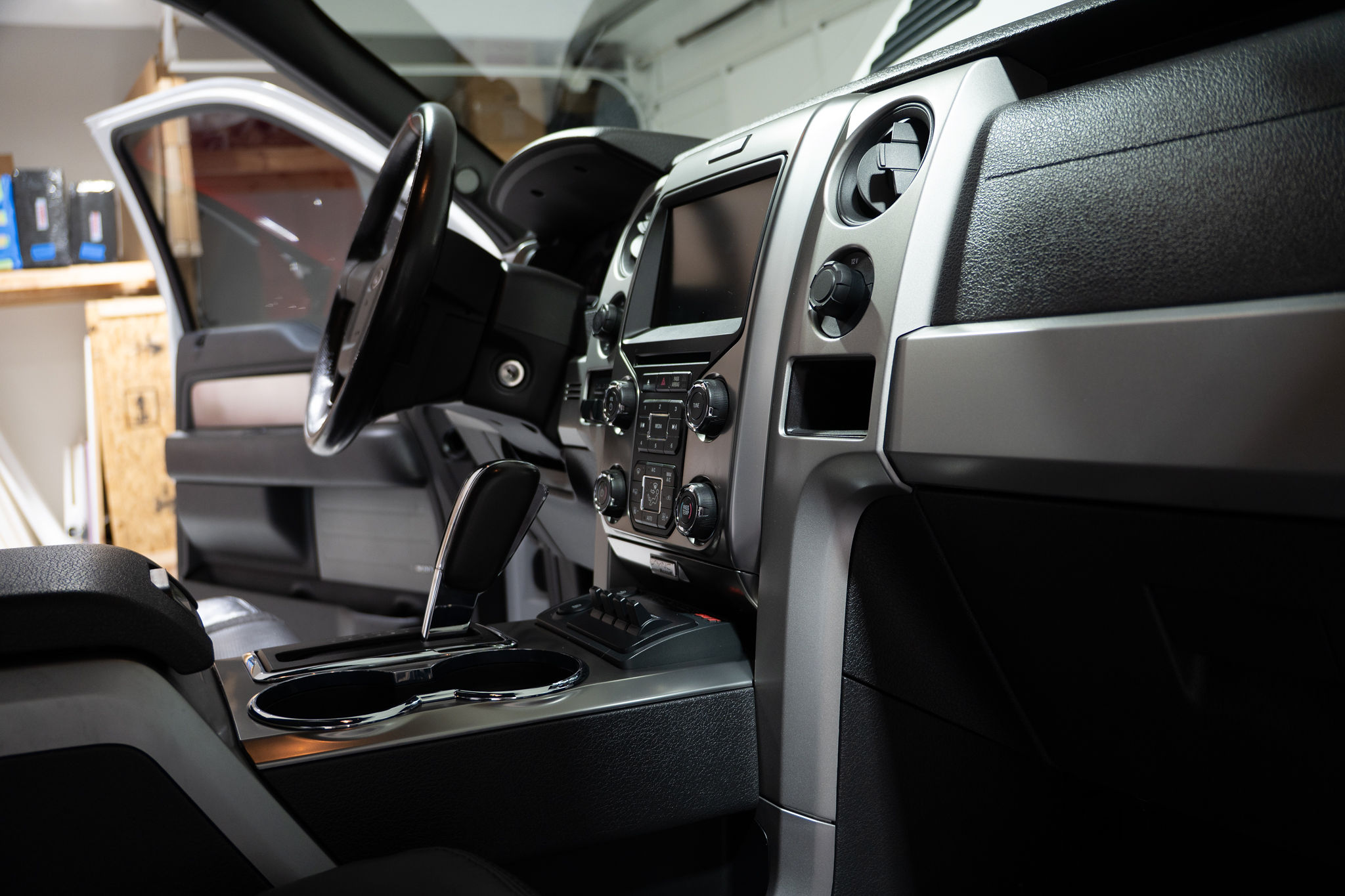 2014 Ford F-150 SVT Raptor Exterior 3