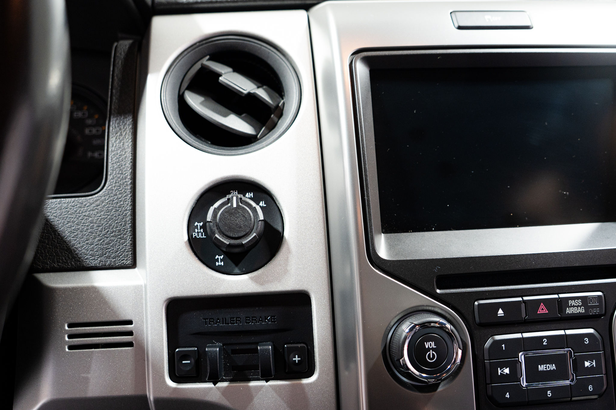 2014 Ford F-150 SVT Raptor Exterior 12