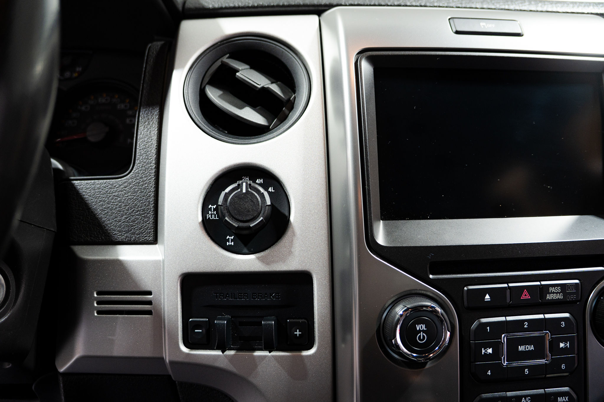 2014 Ford F-150 SVT Raptor Exterior 16