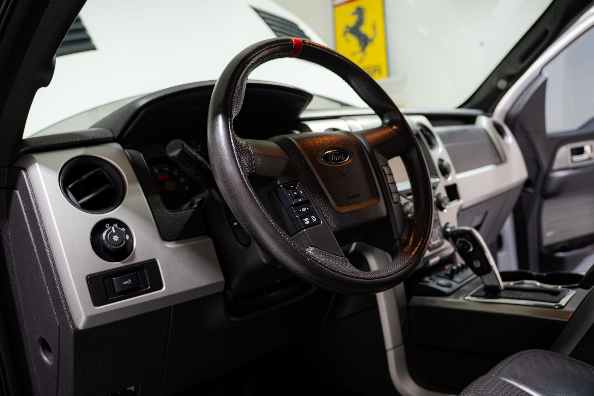 2014 Ford F-150 SVT Raptor Exterior 17