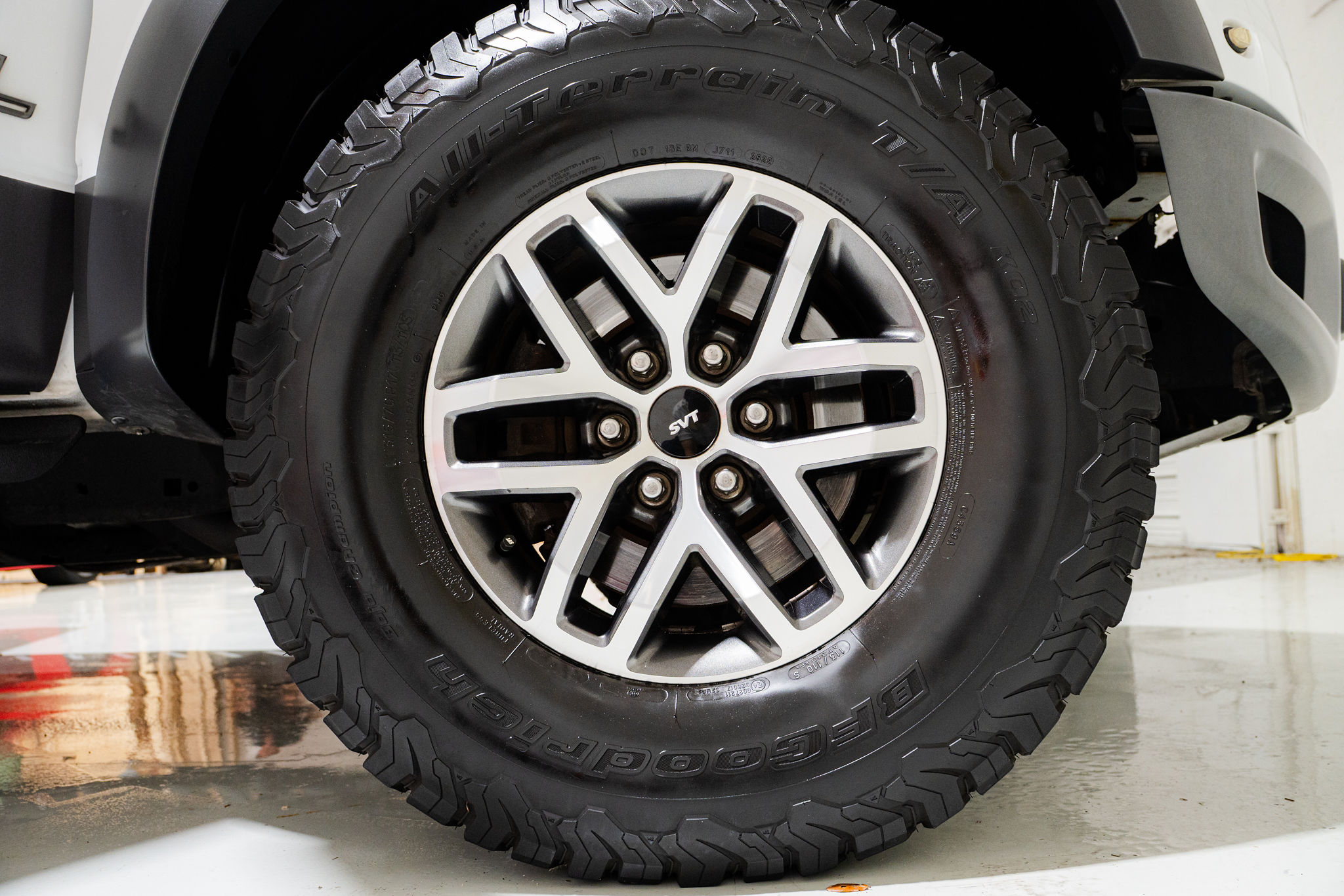 2014 Ford F-150 SVT Raptor Exterior 33