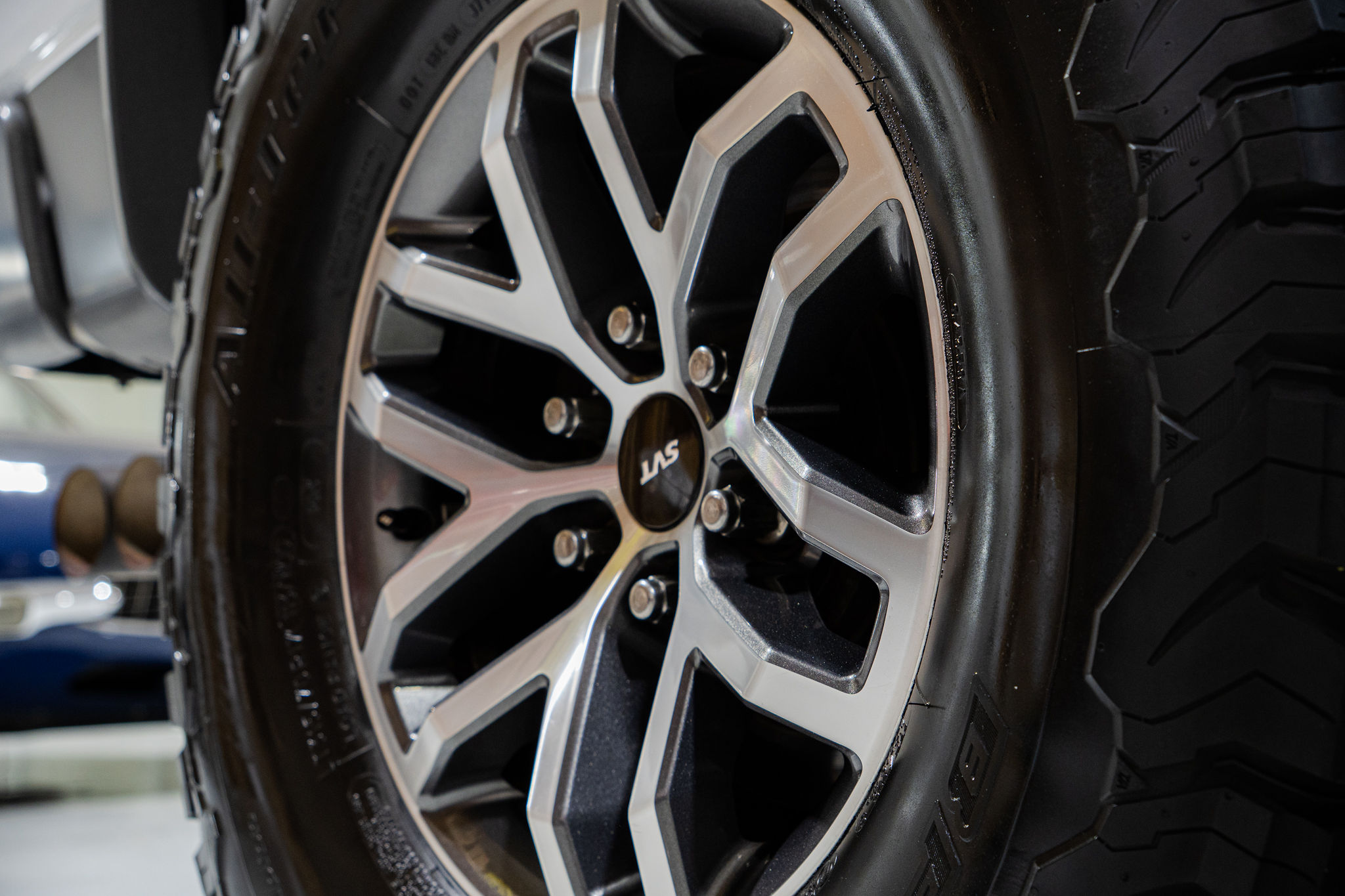 2014 Ford F-150 SVT Raptor Exterior 37