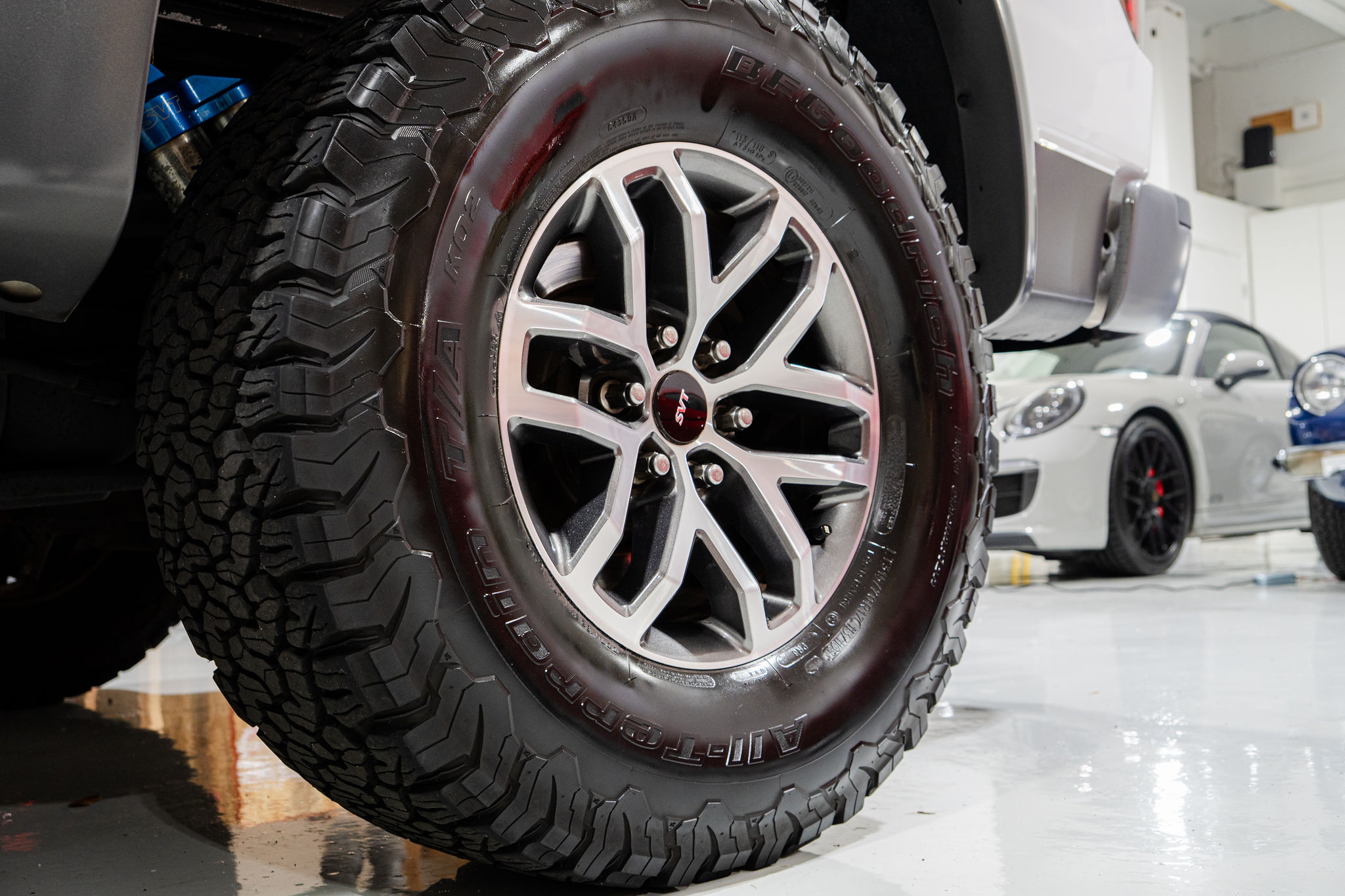 2014 Ford F-150 SVT Raptor Exterior 40