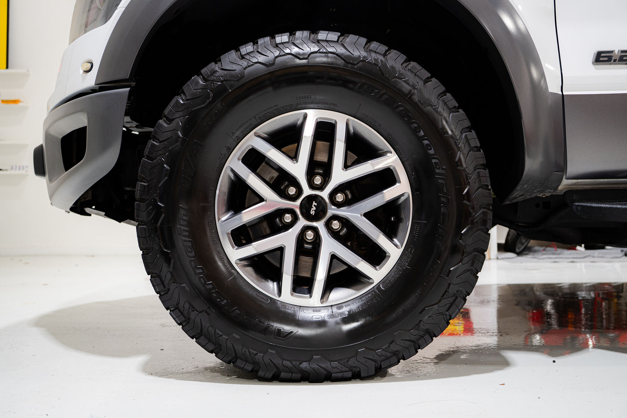 2014 Ford F-150 SVT Raptor Exterior 49