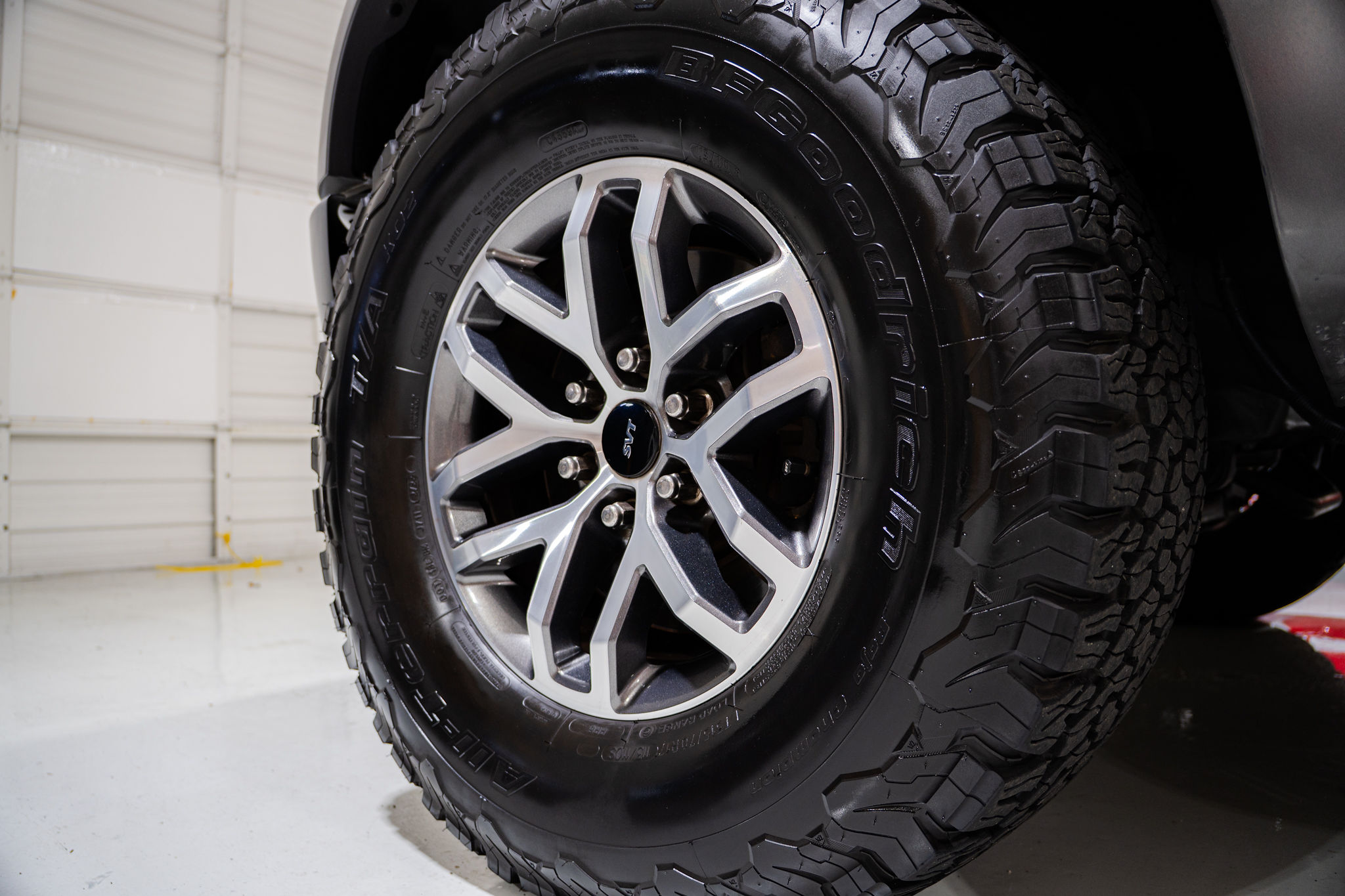 2014 Ford F-150 SVT Raptor Exterior 50