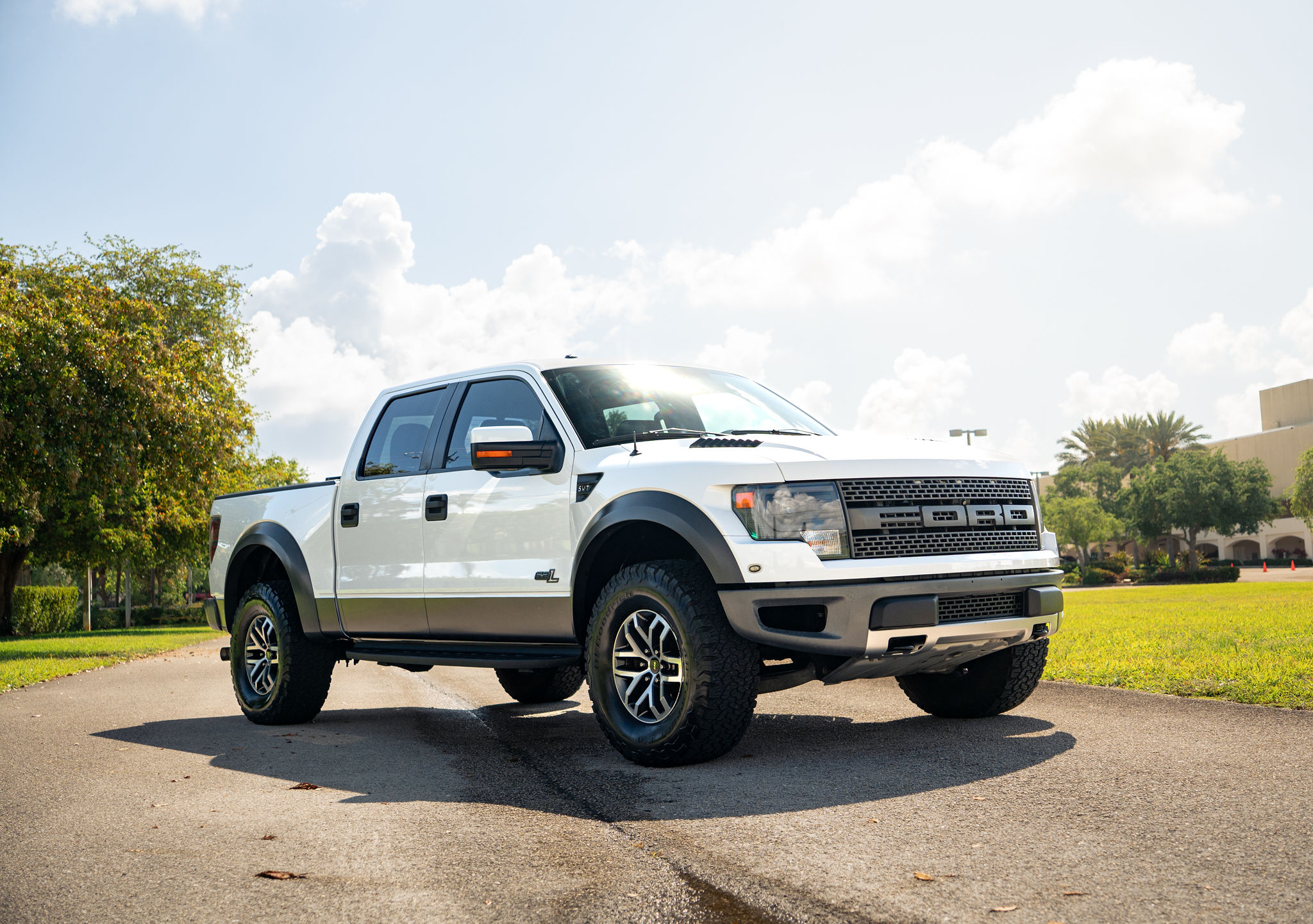 2014 Ford F-150 SVT Raptor Exterior 71