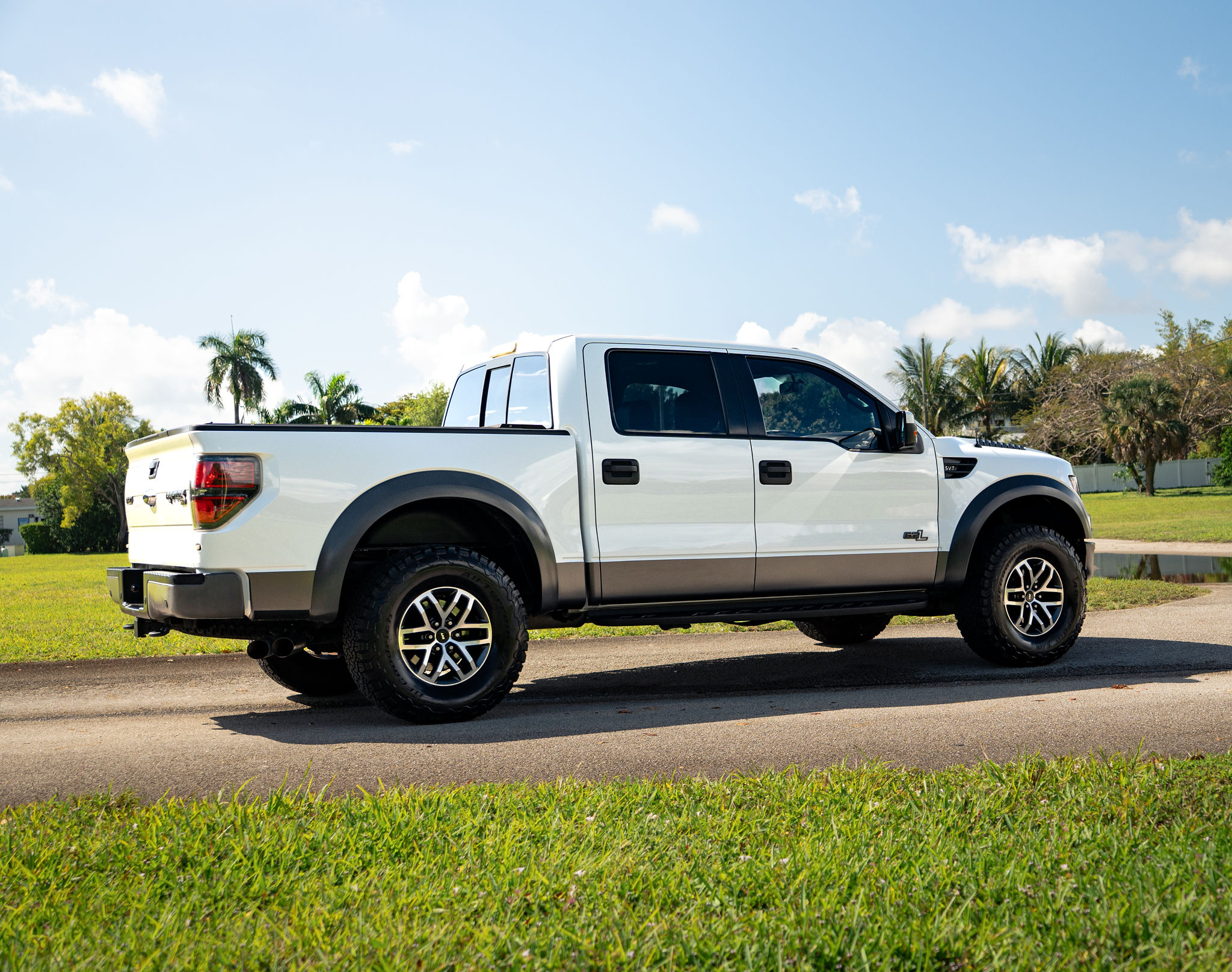 2014 Ford F-150 SVT Raptor Exterior 80