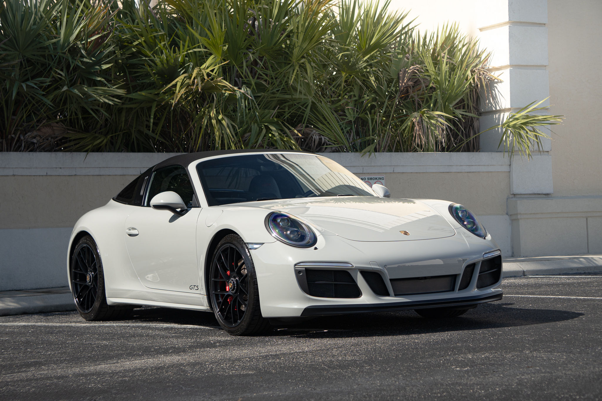 2017 Porsche 911 Targa 4 GTS Exterior 6