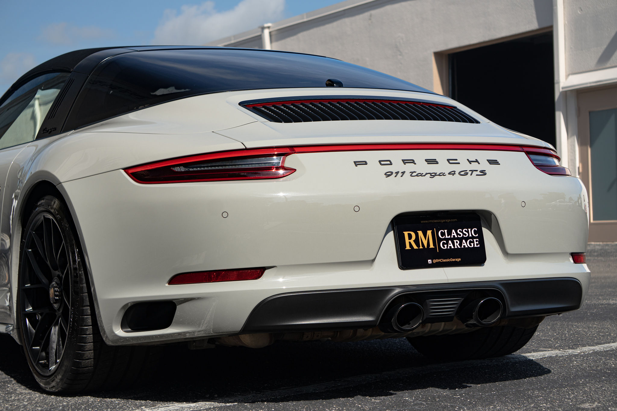 2017 Porsche 911 Targa 4 GTS Exterior 10