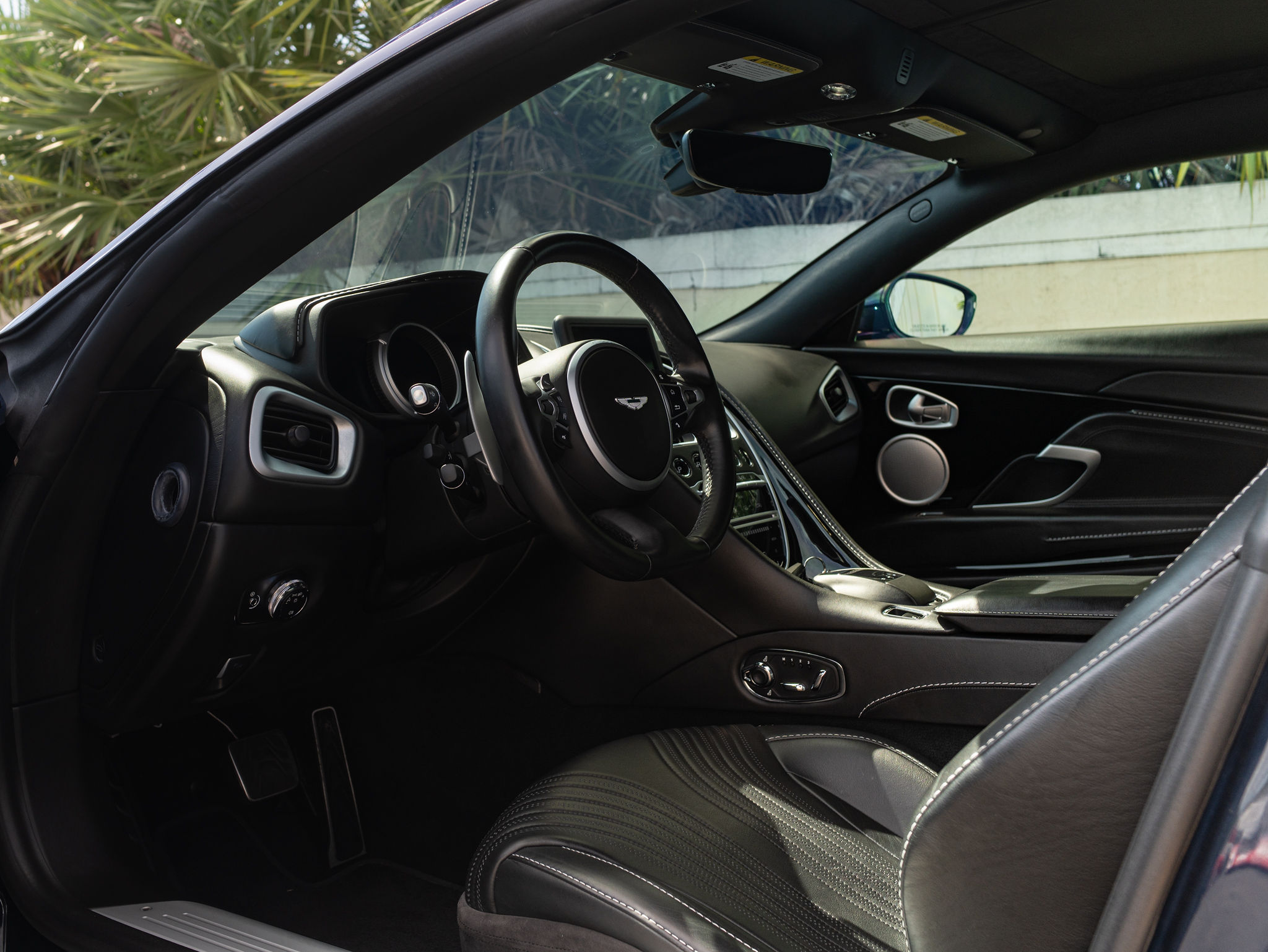 2018 Aston Martin DB11 V12 Exterior 2