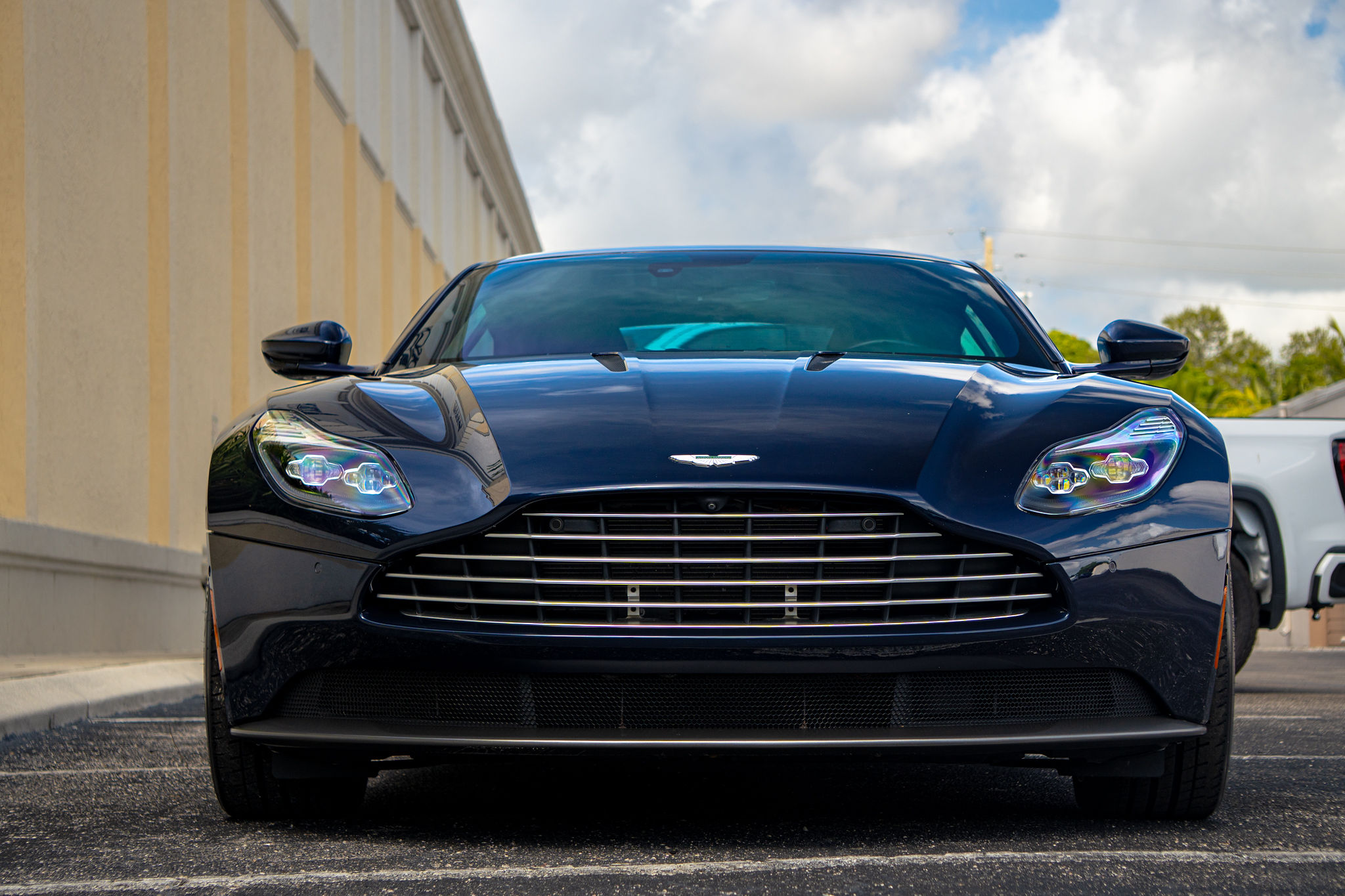 2018 Aston Martin DB11 V12 Exterior 6