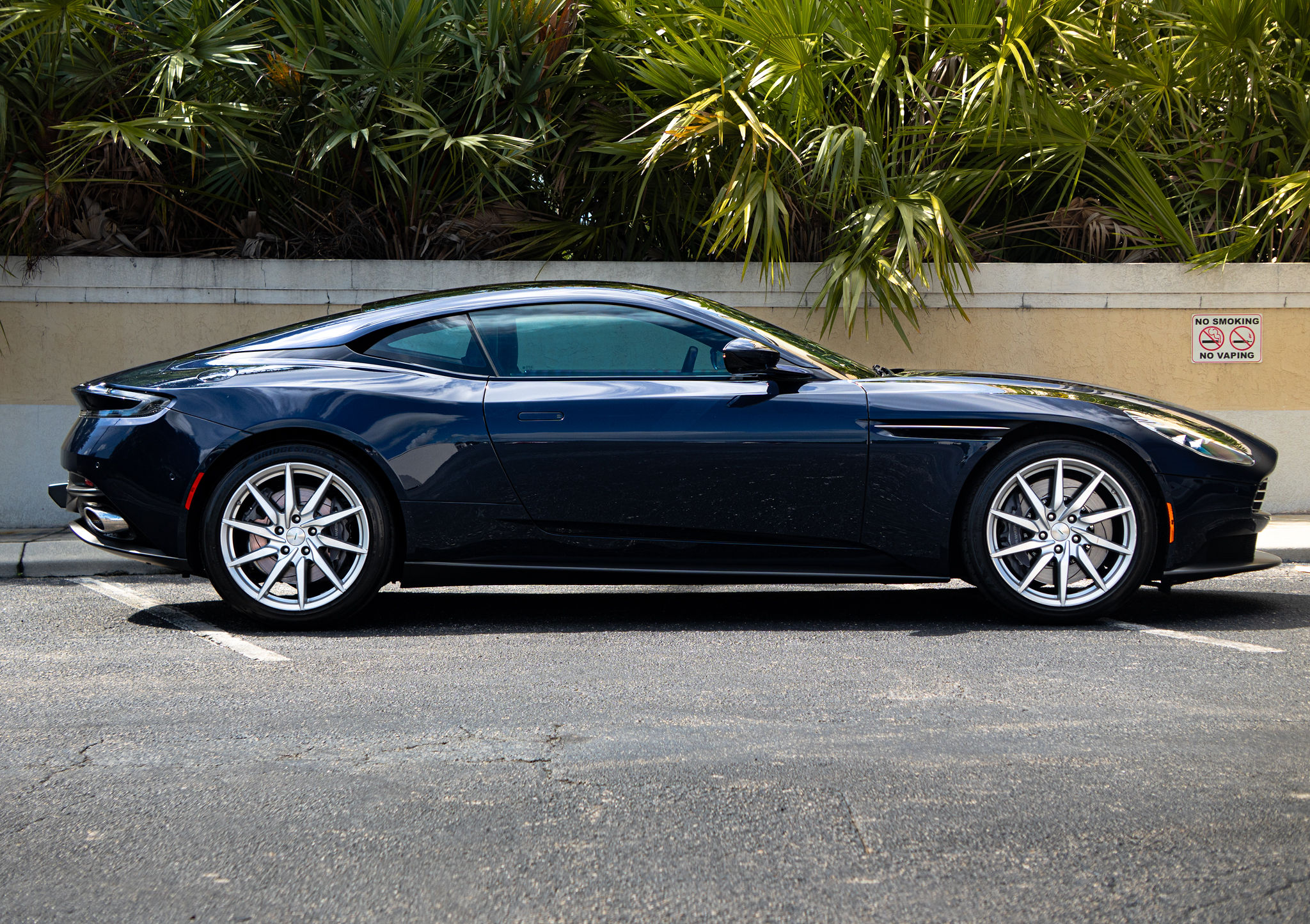 2018 Aston Martin DB11 V12 Exterior 15